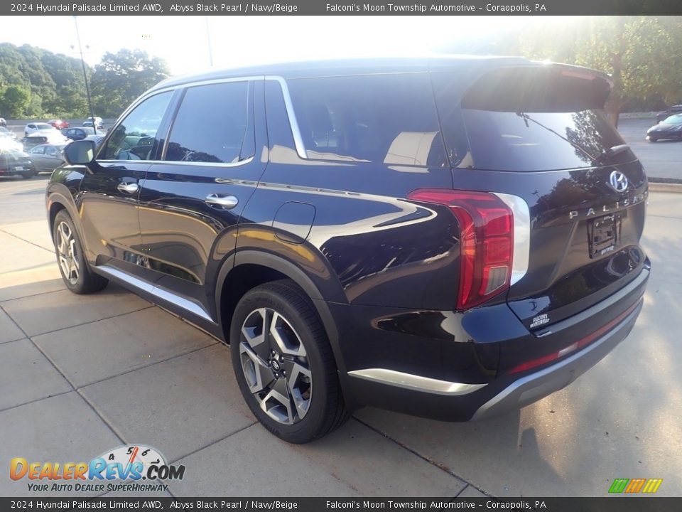 2024 Hyundai Palisade Limited AWD Abyss Black Pearl / Navy/Beige Photo #5