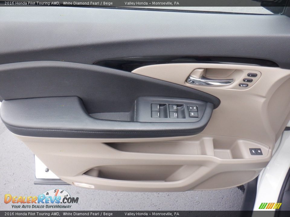 Door Panel of 2016 Honda Pilot Touring AWD Photo #13