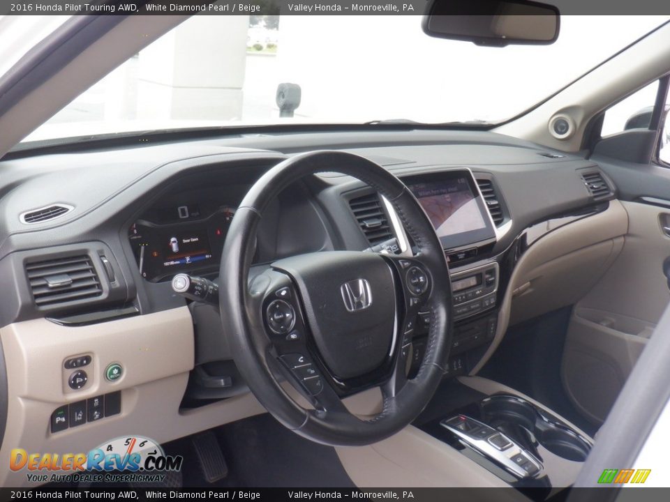 Dashboard of 2016 Honda Pilot Touring AWD Photo #15