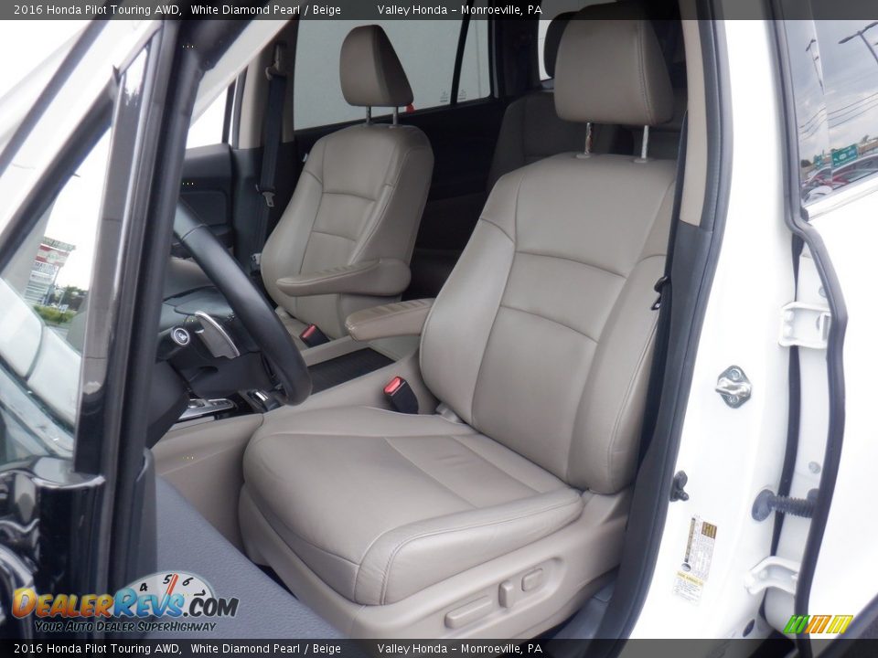 Front Seat of 2016 Honda Pilot Touring AWD Photo #17