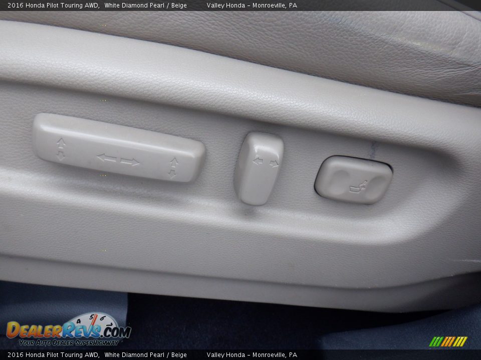 Front Seat of 2016 Honda Pilot Touring AWD Photo #18