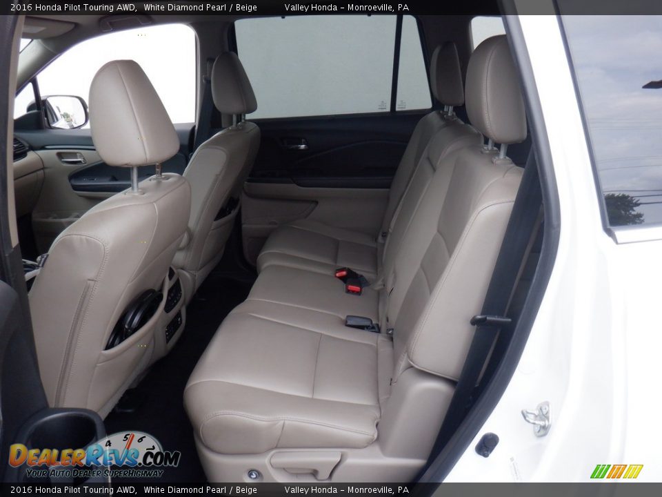 Rear Seat of 2016 Honda Pilot Touring AWD Photo #31