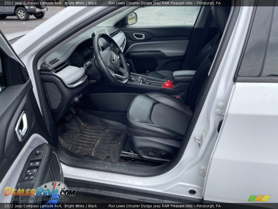 2022 Jeep Compass Latitude 4x4 Bright White / Black Photo #4