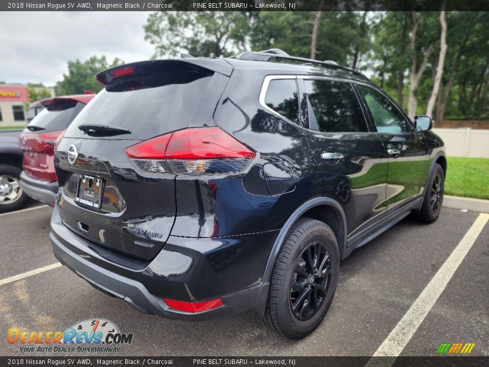 2018 Nissan Rogue SV AWD Magnetic Black / Charcoal Photo #3