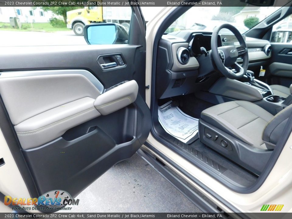 Front Seat of 2023 Chevrolet Colorado ZR2 Crew Cab 4x4 Photo #20