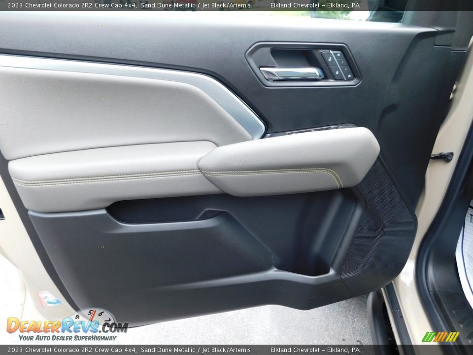 Door Panel of 2023 Chevrolet Colorado ZR2 Crew Cab 4x4 Photo #21