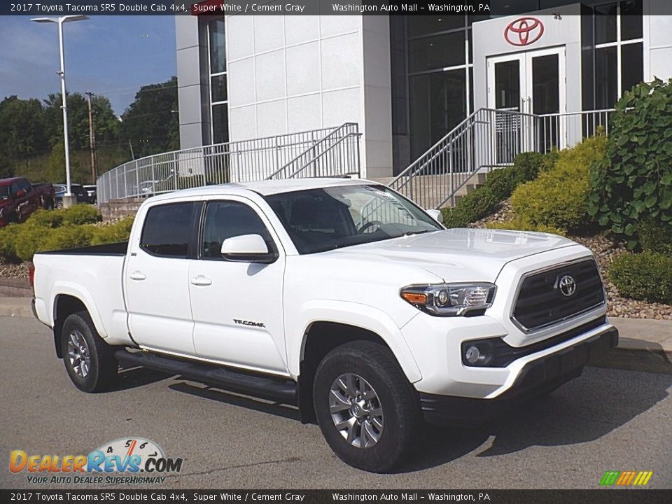 Front 3/4 View of 2017 Toyota Tacoma SR5 Double Cab 4x4 Photo #1