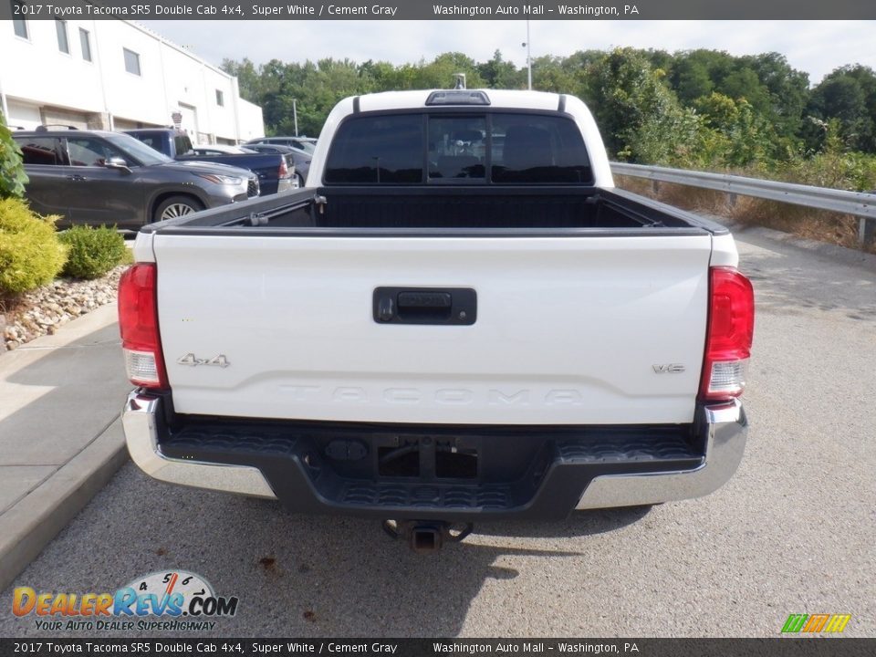 2017 Toyota Tacoma SR5 Double Cab 4x4 Super White / Cement Gray Photo #17