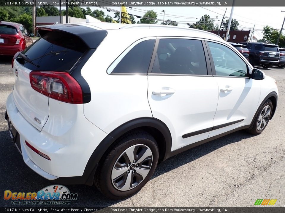 2017 Kia Niro EX Hybrid Snow White Pearl / Charcoal Photo #6