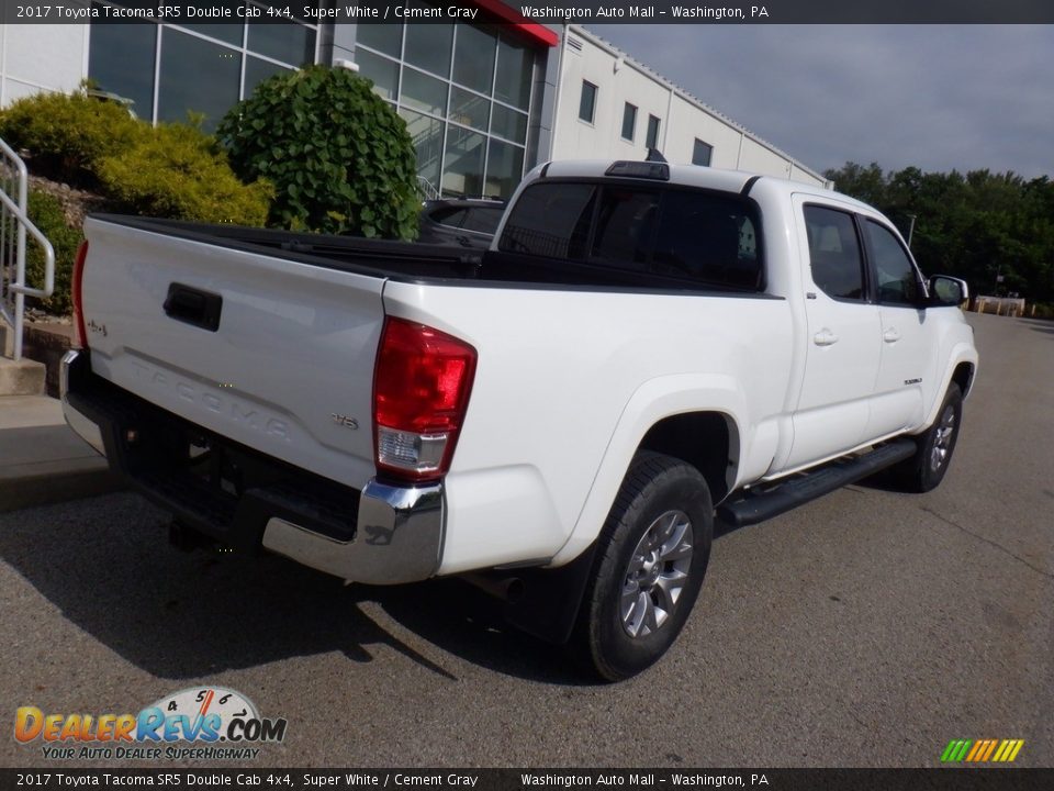 2017 Toyota Tacoma SR5 Double Cab 4x4 Super White / Cement Gray Photo #18