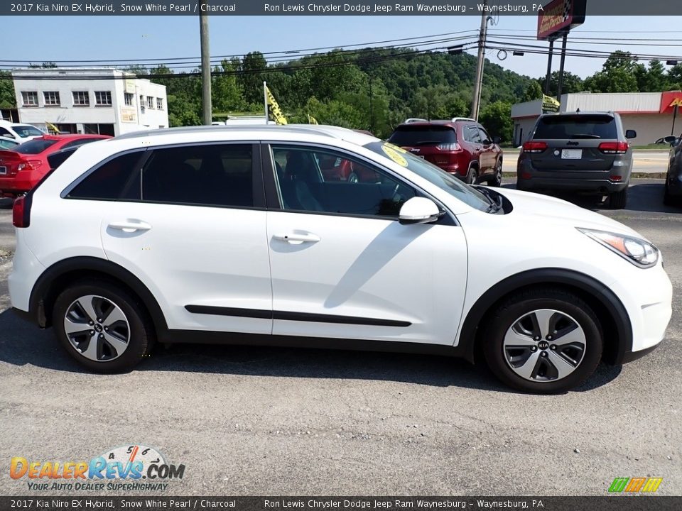 Snow White Pearl 2017 Kia Niro EX Hybrid Photo #7