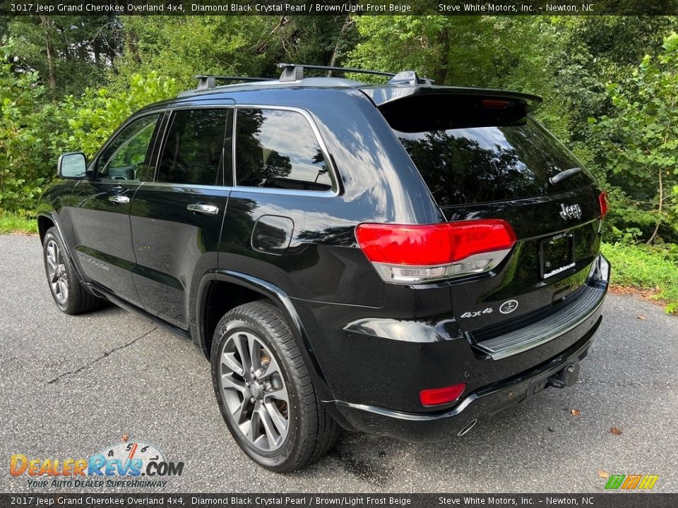 Diamond Black Crystal Pearl 2017 Jeep Grand Cherokee Overland 4x4 Photo #11