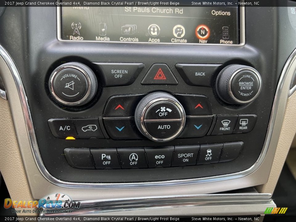 Controls of 2017 Jeep Grand Cherokee Overland 4x4 Photo #30