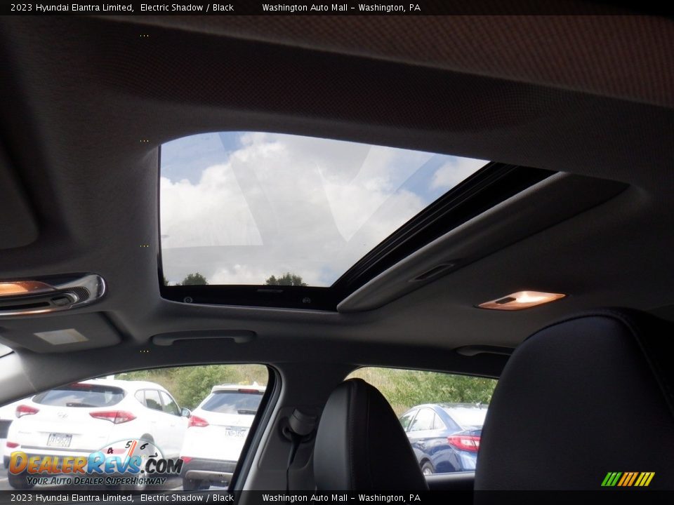 Sunroof of 2023 Hyundai Elantra Limited Photo #11