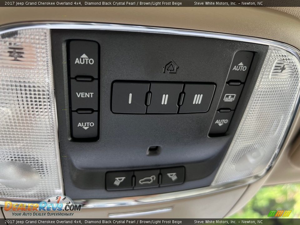 Controls of 2017 Jeep Grand Cherokee Overland 4x4 Photo #33