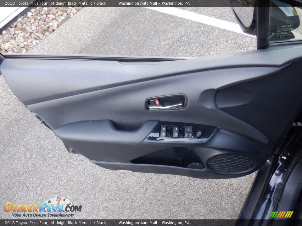 2018 Toyota Prius Four Midnight Black Metallic / Black Photo #18