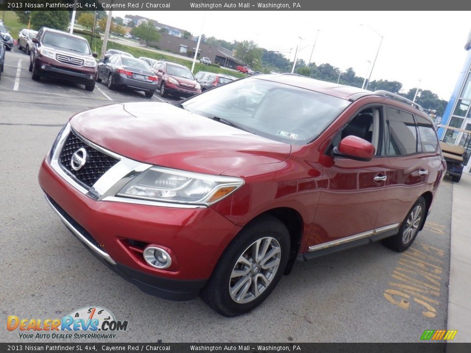 2013 Nissan Pathfinder SL 4x4 Cayenne Red / Charcoal Photo #4