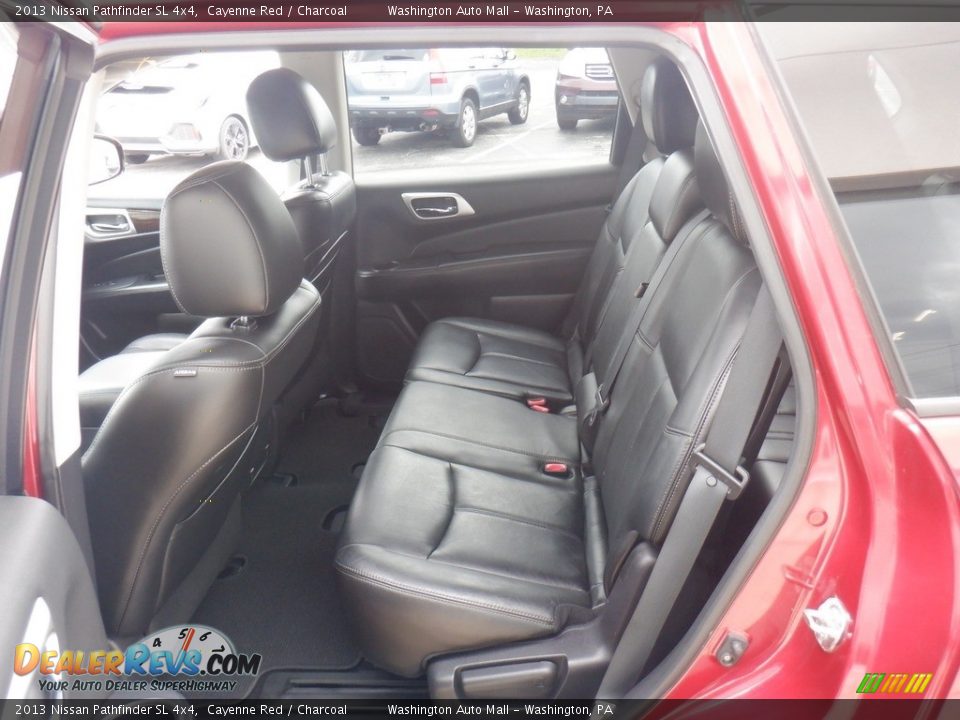 2013 Nissan Pathfinder SL 4x4 Cayenne Red / Charcoal Photo #27