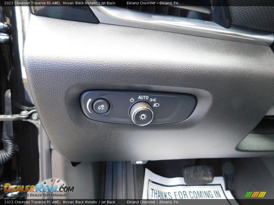 Controls of 2023 Chevrolet Traverse RS AWD Photo #27