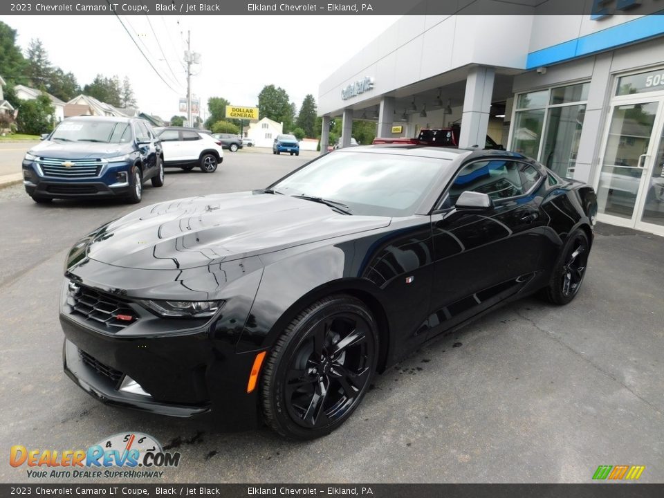 Front 3/4 View of 2023 Chevrolet Camaro LT Coupe Photo #2