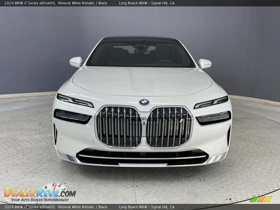 2024 BMW i7 Series xDrive60 Mineral White Metallic / Black Photo #2