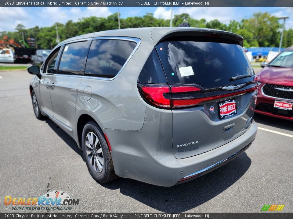 2023 Chrysler Pacifica Hybrid Limited Ceramic Gray / Black/Alloy Photo #4