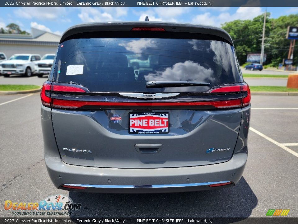 2023 Chrysler Pacifica Hybrid Limited Ceramic Gray / Black/Alloy Photo #6