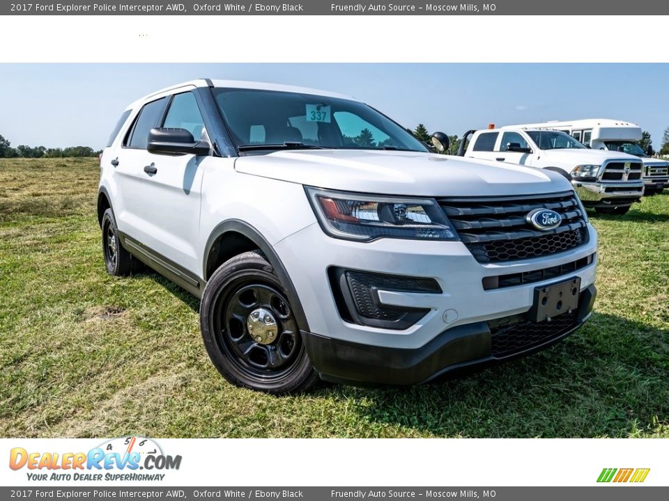 Front 3/4 View of 2017 Ford Explorer Police Interceptor AWD Photo #1