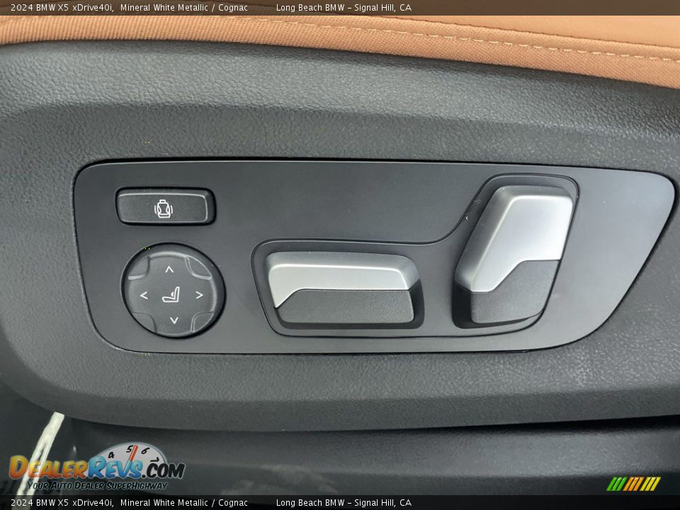 Front Seat of 2024 BMW X5 xDrive40i Photo #11