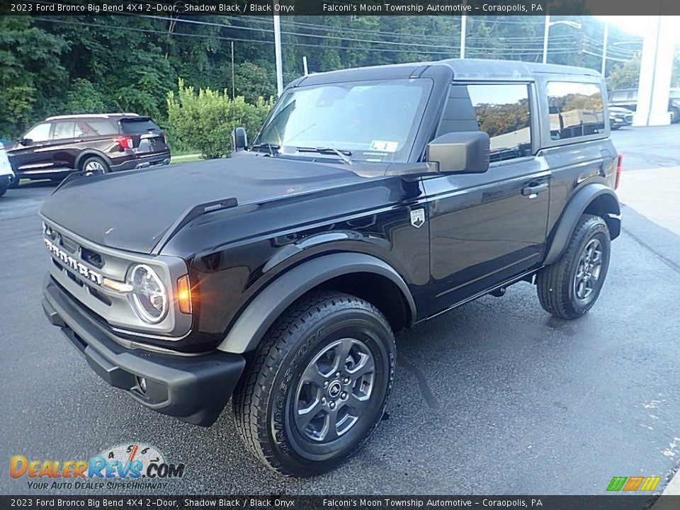 Front 3/4 View of 2023 Ford Bronco Big Bend 4X4 2-Door Photo #7