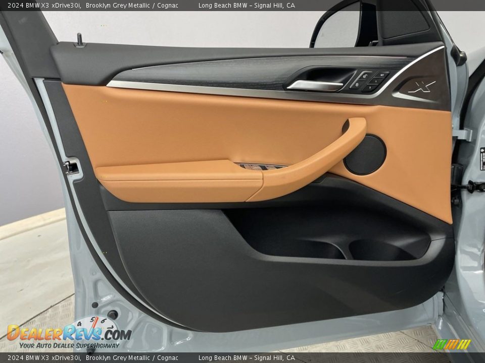 Door Panel of 2024 BMW X3 xDrive30i Photo #10