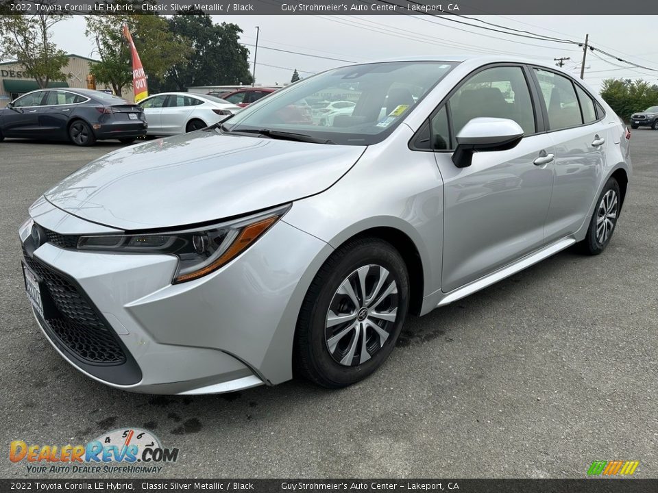 Front 3/4 View of 2022 Toyota Corolla LE Hybrid Photo #3