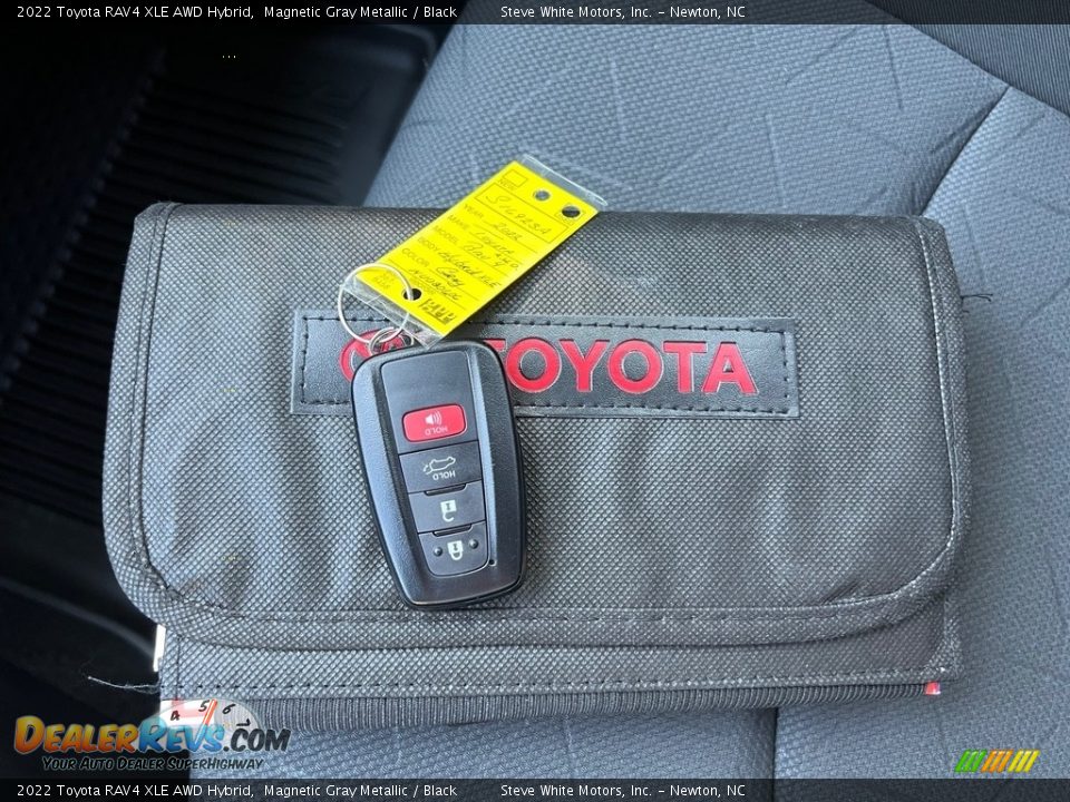Keys of 2022 Toyota RAV4 XLE AWD Hybrid Photo #29