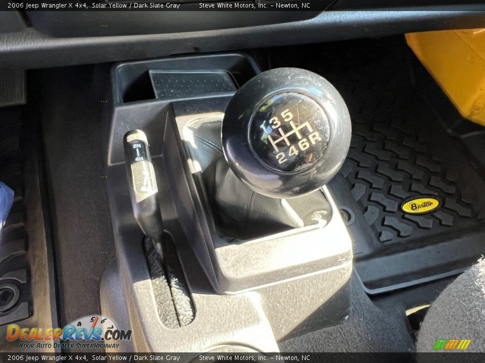 2006 Jeep Wrangler X 4x4 Shifter Photo #22