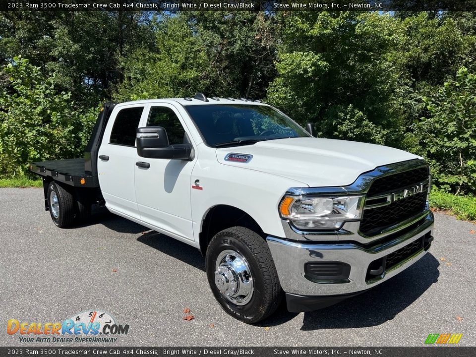 2023 Ram 3500 Tradesman Crew Cab 4x4 Chassis Bright White / Diesel Gray/Black Photo #4