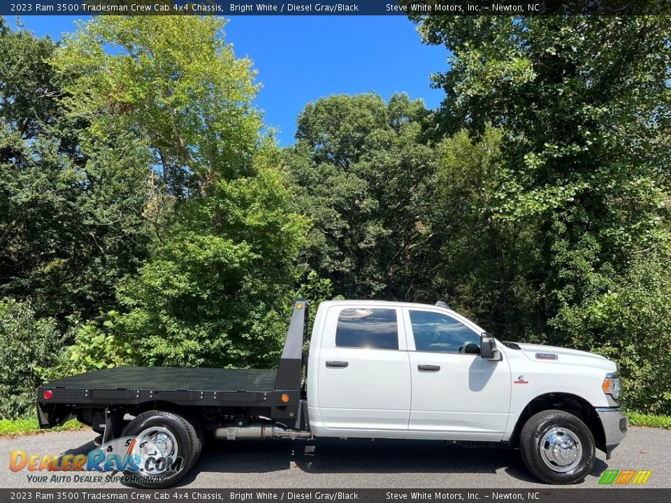 2023 Ram 3500 Tradesman Crew Cab 4x4 Chassis Bright White / Diesel Gray/Black Photo #5