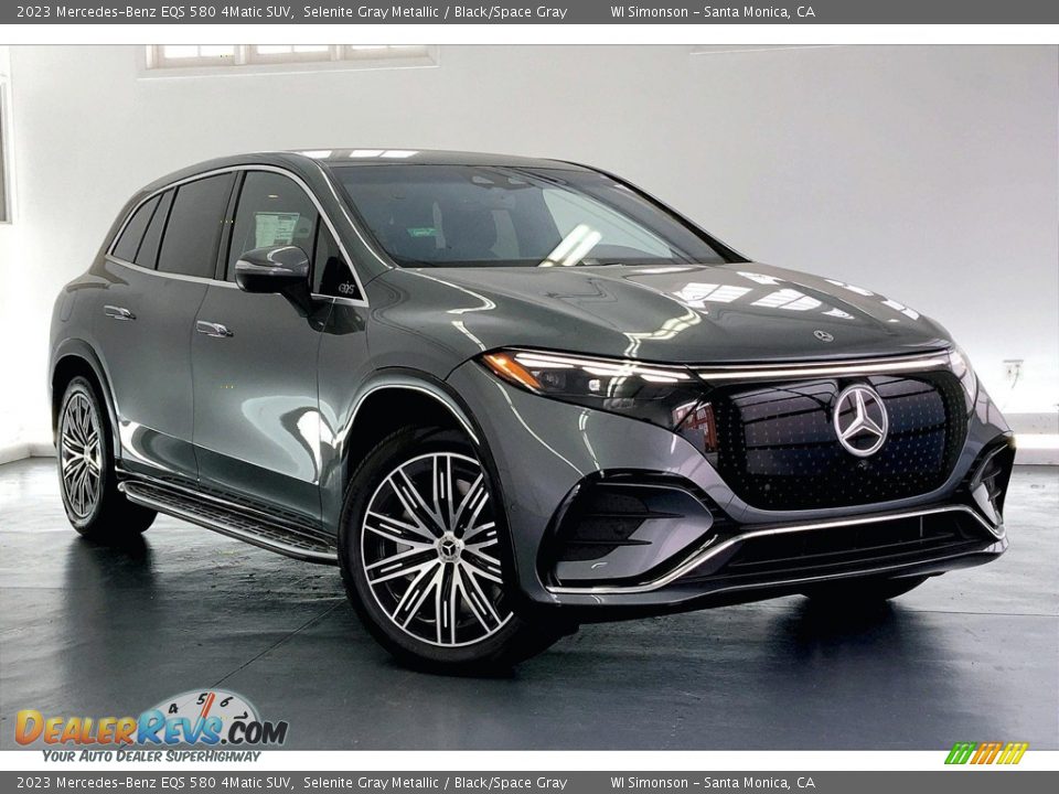 Front 3/4 View of 2023 Mercedes-Benz EQS 580 4Matic SUV Photo #11