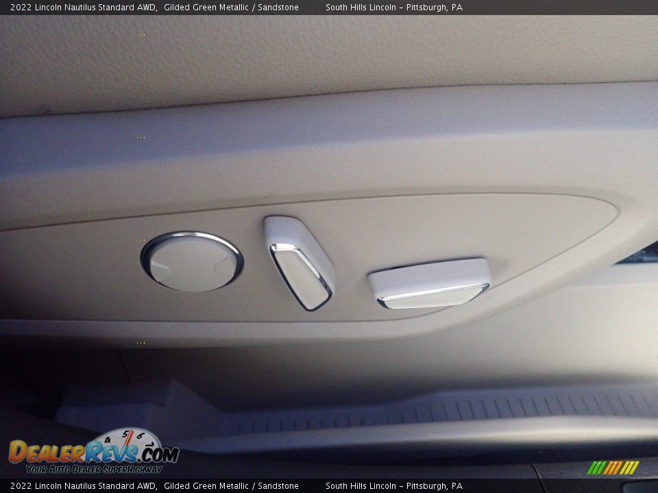2022 Lincoln Nautilus Standard AWD Gilded Green Metallic / Sandstone Photo #12