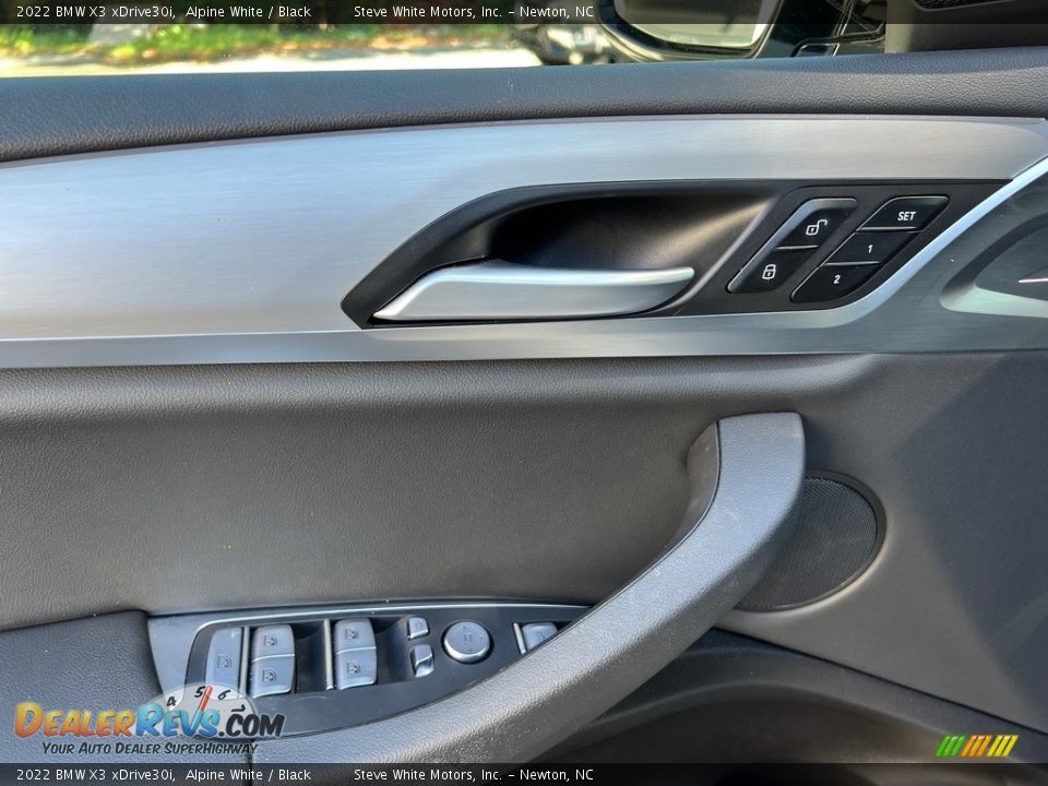 Door Panel of 2022 BMW X3 xDrive30i Photo #14