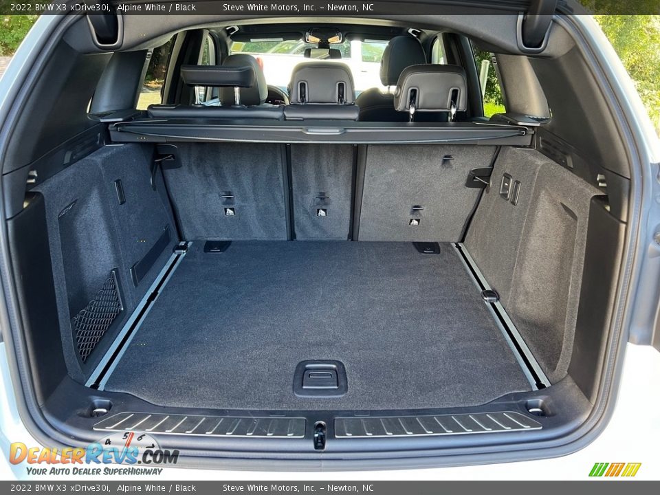 2022 BMW X3 xDrive30i Trunk Photo #17