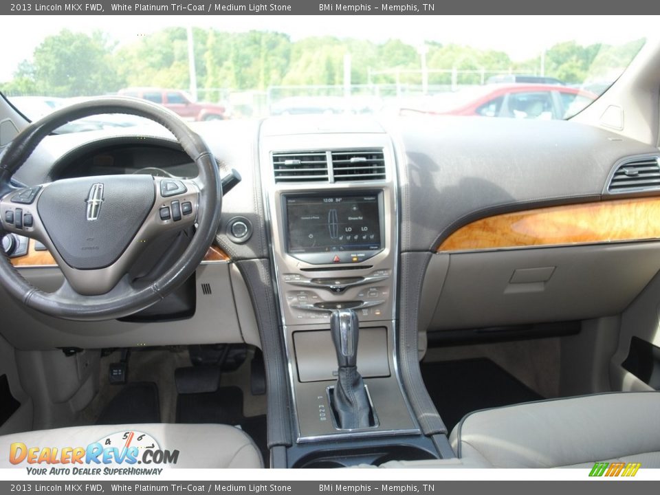 2013 Lincoln MKX FWD White Platinum Tri-Coat / Medium Light Stone Photo #9