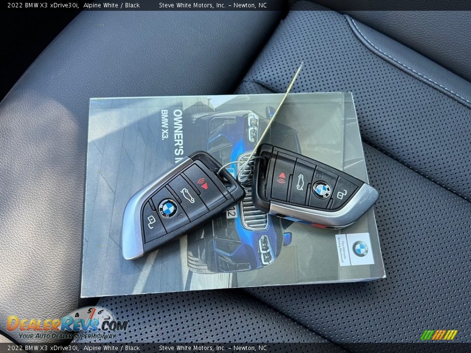 Keys of 2022 BMW X3 xDrive30i Photo #31