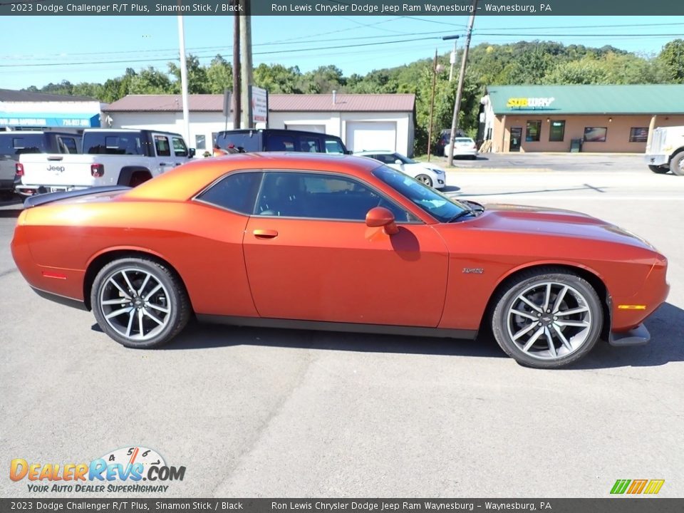 Sinamon Stick 2023 Dodge Challenger R/T Plus Photo #7