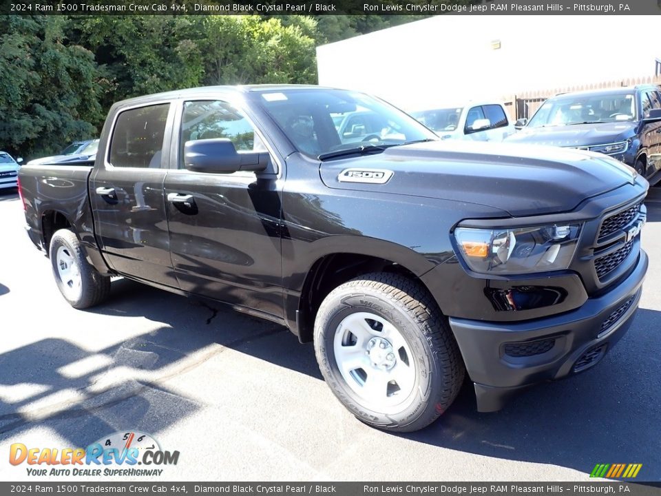 Front 3/4 View of 2024 Ram 1500 Tradesman Crew Cab 4x4 Photo #9