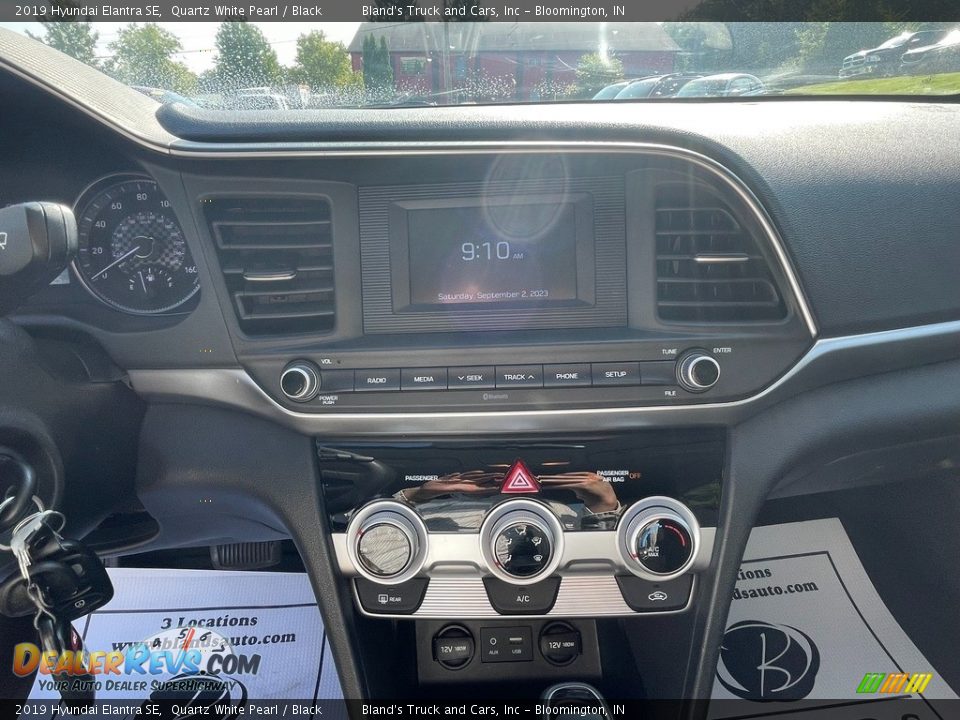 2019 Hyundai Elantra SE Quartz White Pearl / Black Photo #25