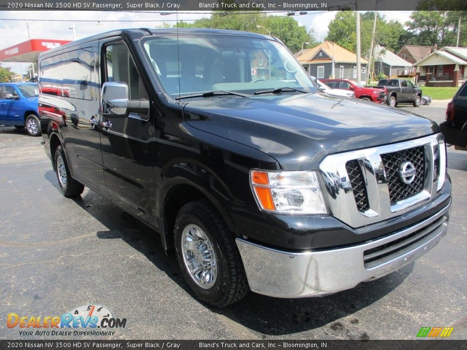 Front 3/4 View of 2020 Nissan NV 3500 HD SV Passenger Photo #5