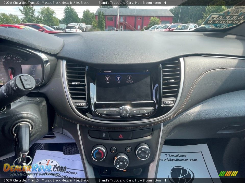 2020 Chevrolet Trax LS Mosaic Black Metallic / Jet Black Photo #23