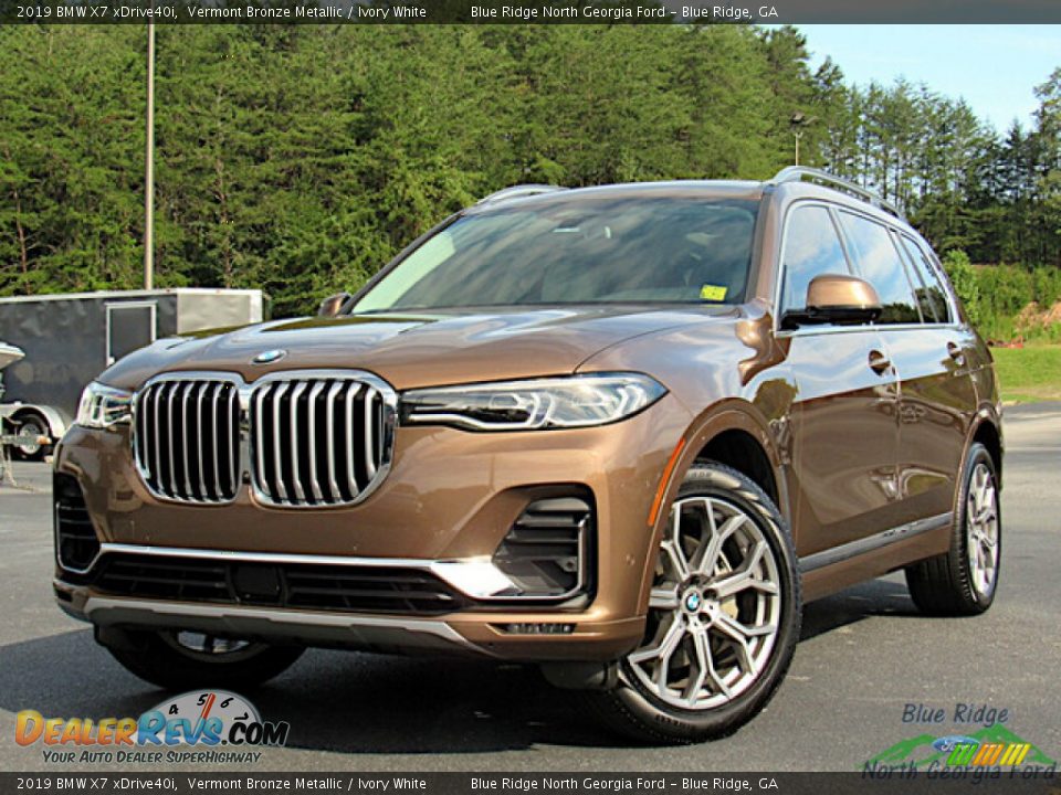 Front 3/4 View of 2019 BMW X7 xDrive40i Photo #1