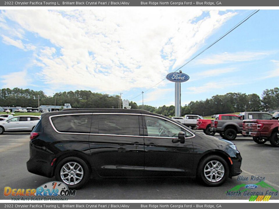 2022 Chrysler Pacifica Touring L Brilliant Black Crystal Pearl / Black/Alloy Photo #6