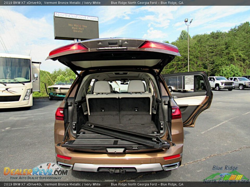 2019 BMW X7 xDrive40i Trunk Photo #15